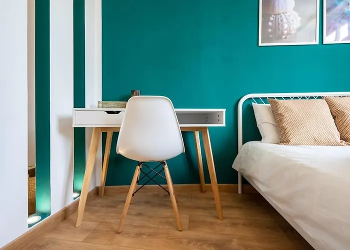 Vibe - 2r In Piata Romana