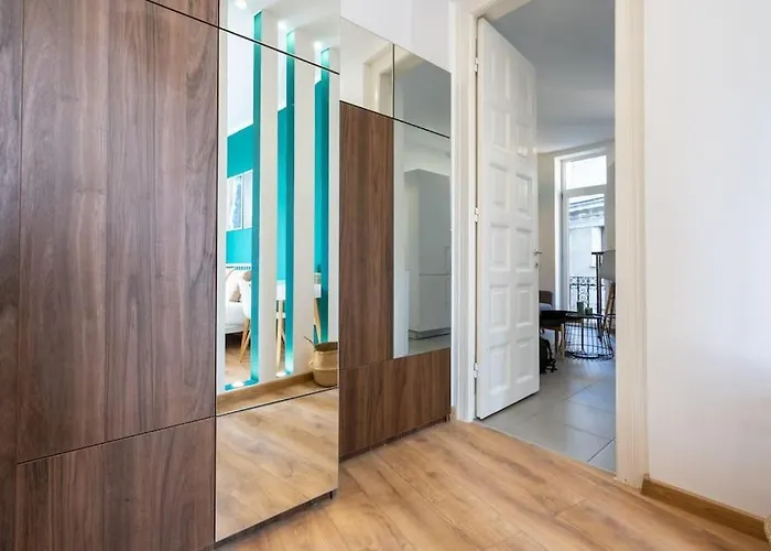 Vibe - 2r In Piata Romana * بوخارست