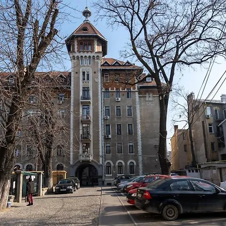 Vibe - 2r In Piata Romana