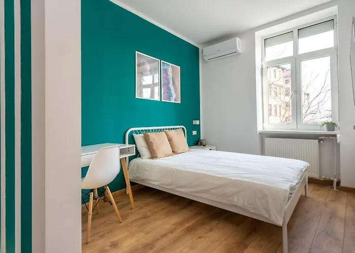 Vibe - 2r In Piata Romana