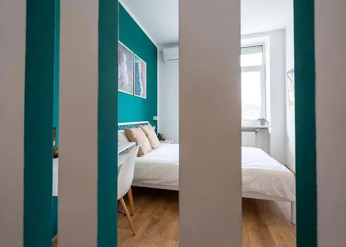 Vibe - 2r In Piata Romana * Bukarest